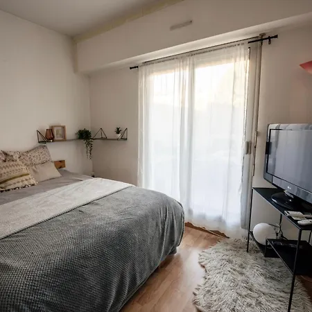 T2 Cosy Proche Du Centre Avec Grande Terrasse! Nimes