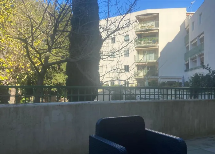 T2 Cosy Proche Du Centre Avec Grande Terrasse! Nîmes